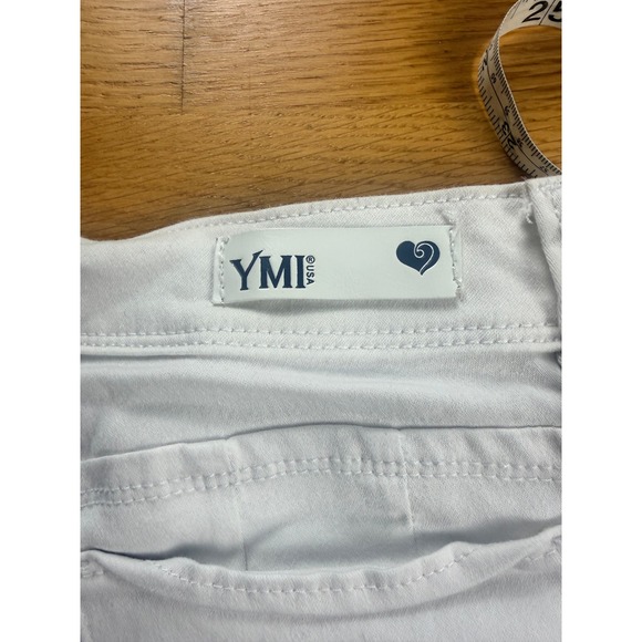 YMI Jeans Women's White Denim Cutoff Shorts with Frayed Hem Size 7 - Picture 4 of 7